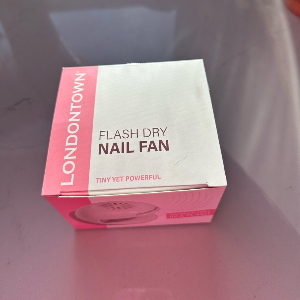 Londontown Flash Dry Nail Fan New in Box